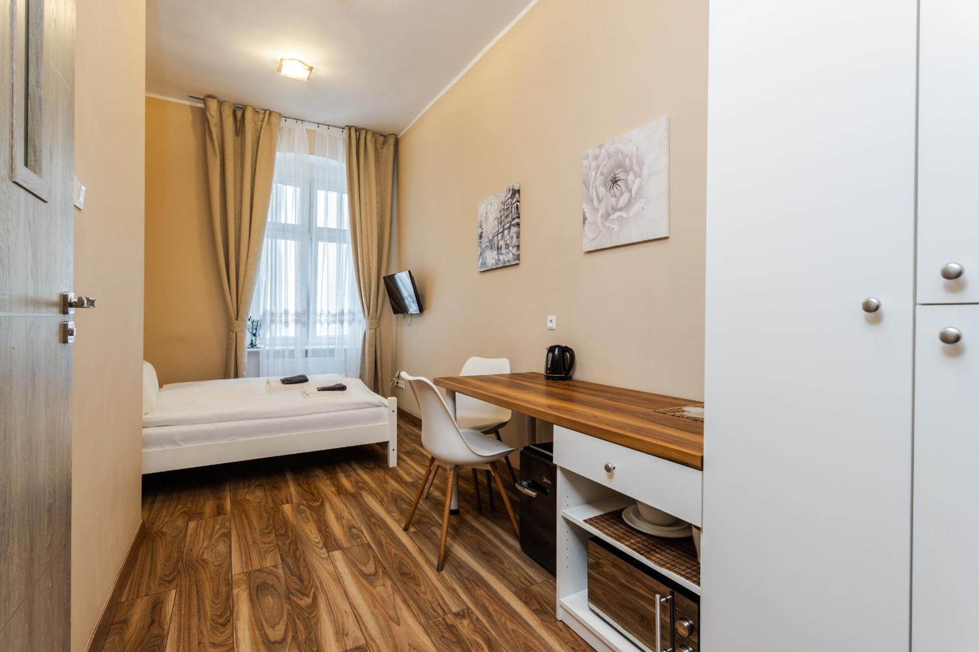 Functional And Comfortable Very Berry Studios In Poznan By Noclegi Renters Esterno foto