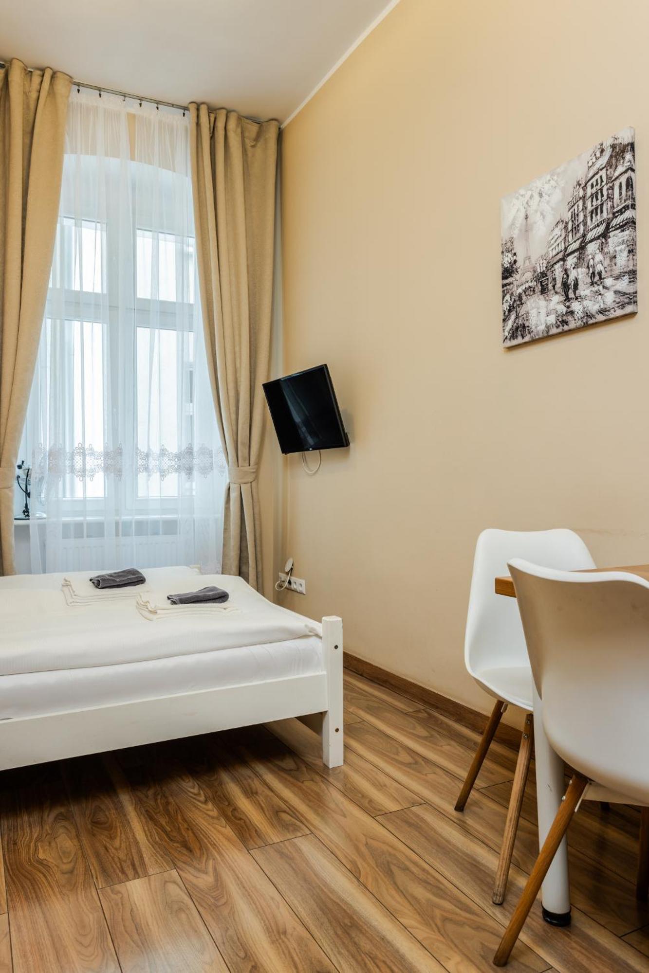 Functional And Comfortable Very Berry Studios In Poznan By Noclegi Renters Esterno foto