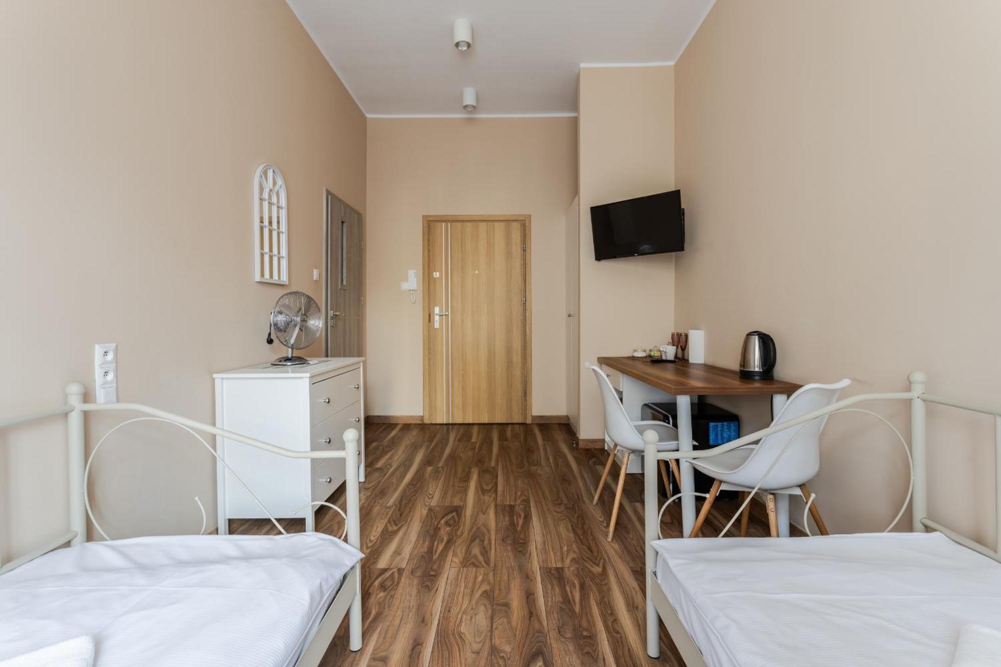 Functional And Comfortable Very Berry Studios In Poznan By Noclegi Renters Esterno foto