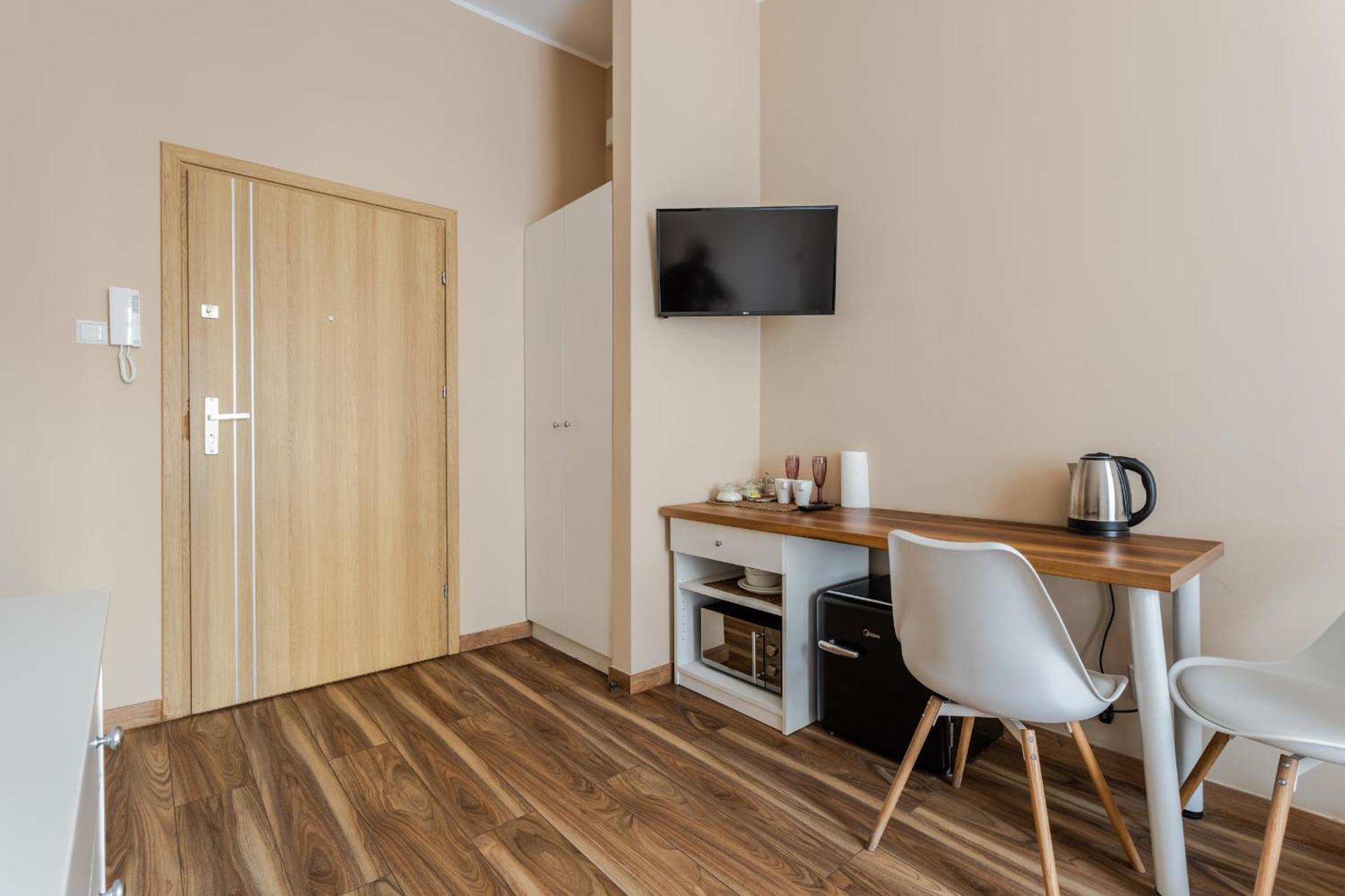 Functional And Comfortable Very Berry Studios In Poznan By Noclegi Renters Esterno foto