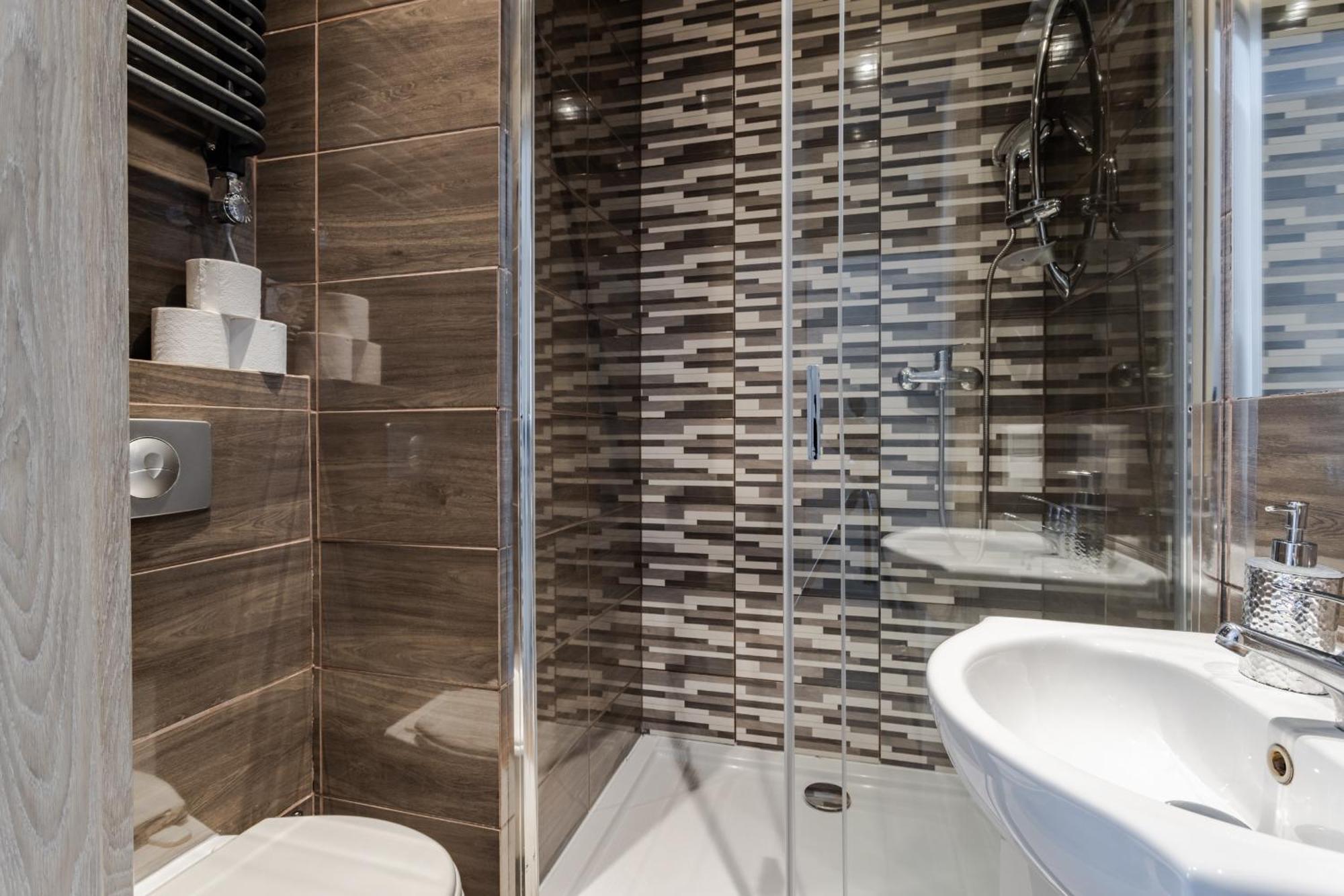Functional And Comfortable Very Berry Studios In Poznan By Noclegi Renters Esterno foto