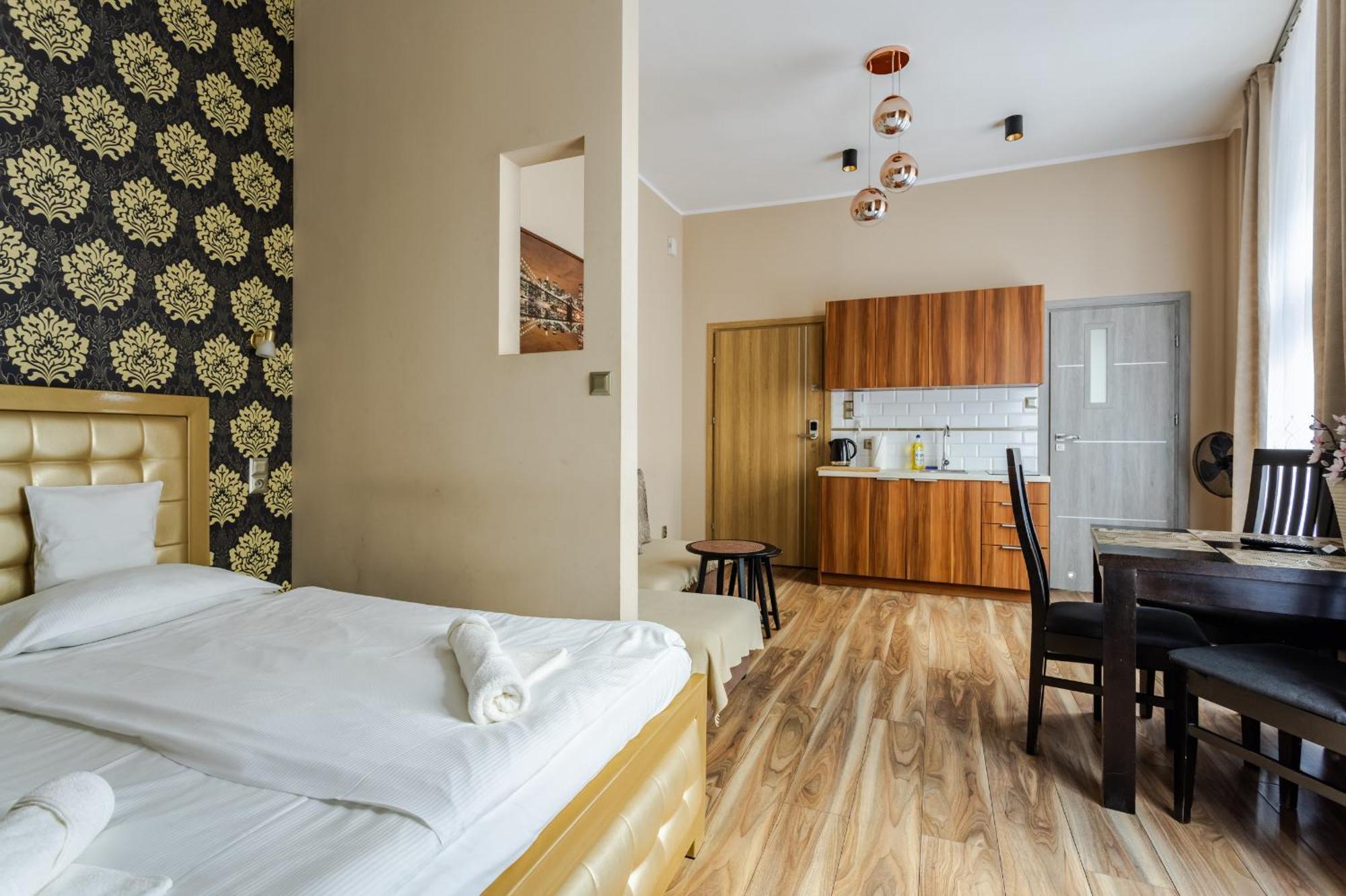 Functional And Comfortable Very Berry Studios In Poznan By Noclegi Renters Esterno foto