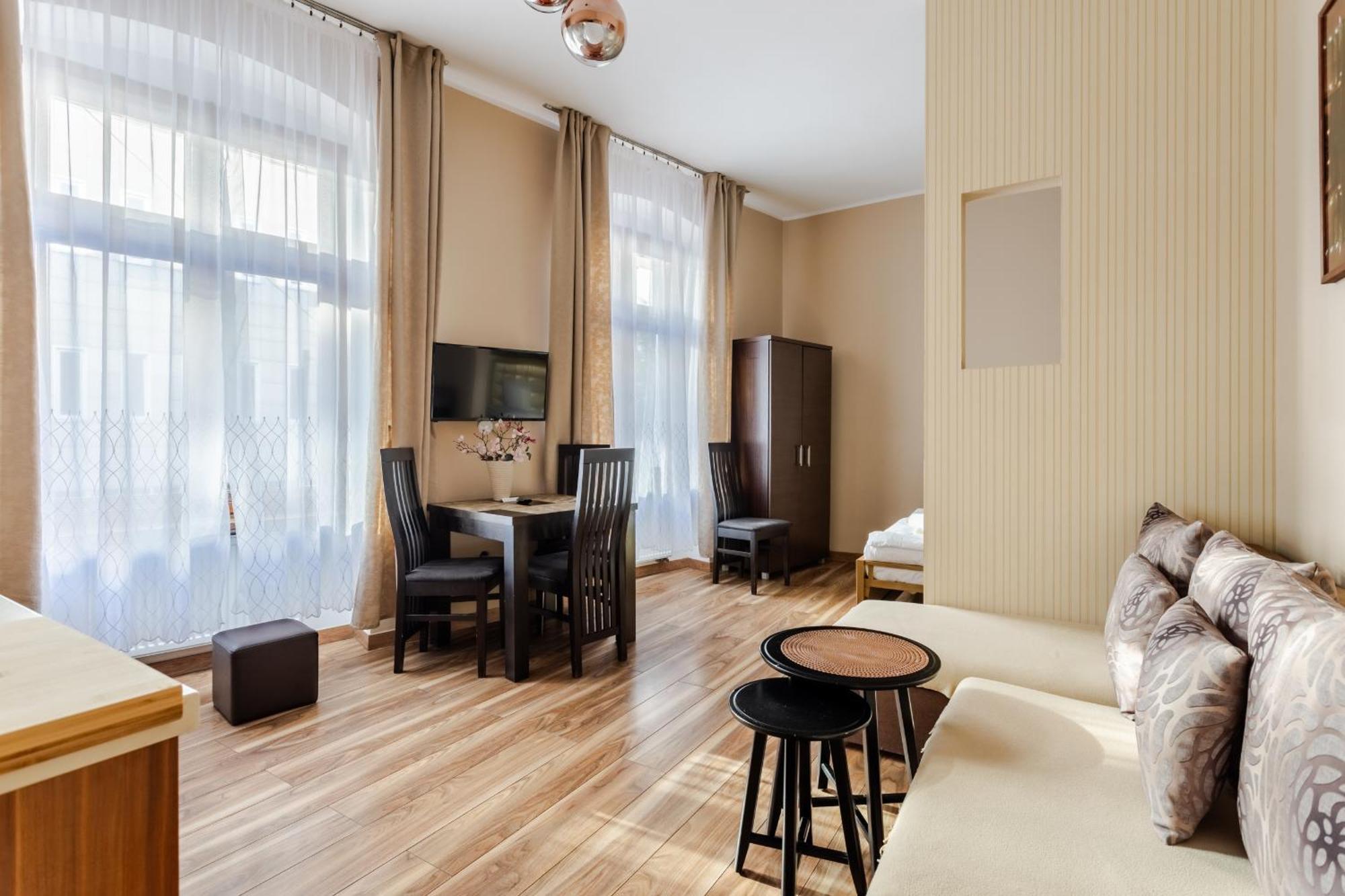 Functional And Comfortable Very Berry Studios In Poznan By Noclegi Renters Esterno foto