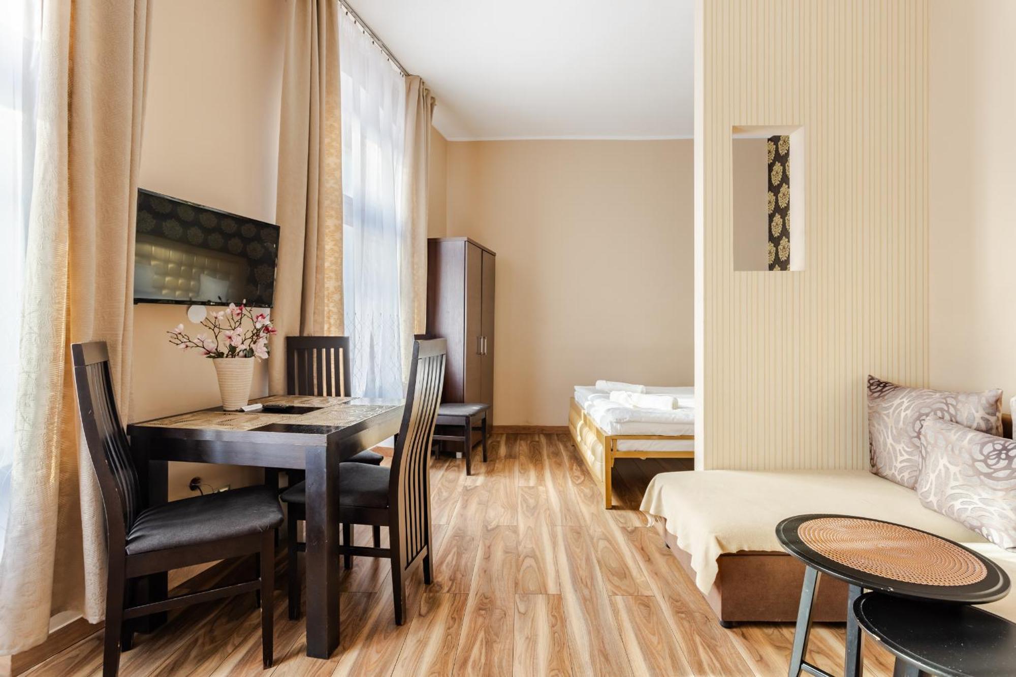 Functional And Comfortable Very Berry Studios In Poznan By Noclegi Renters Esterno foto
