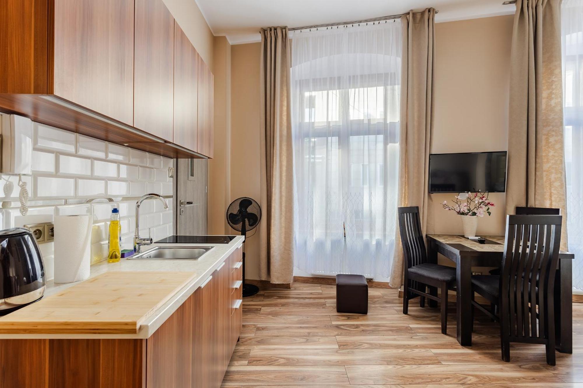 Functional And Comfortable Very Berry Studios In Poznan By Noclegi Renters Esterno foto