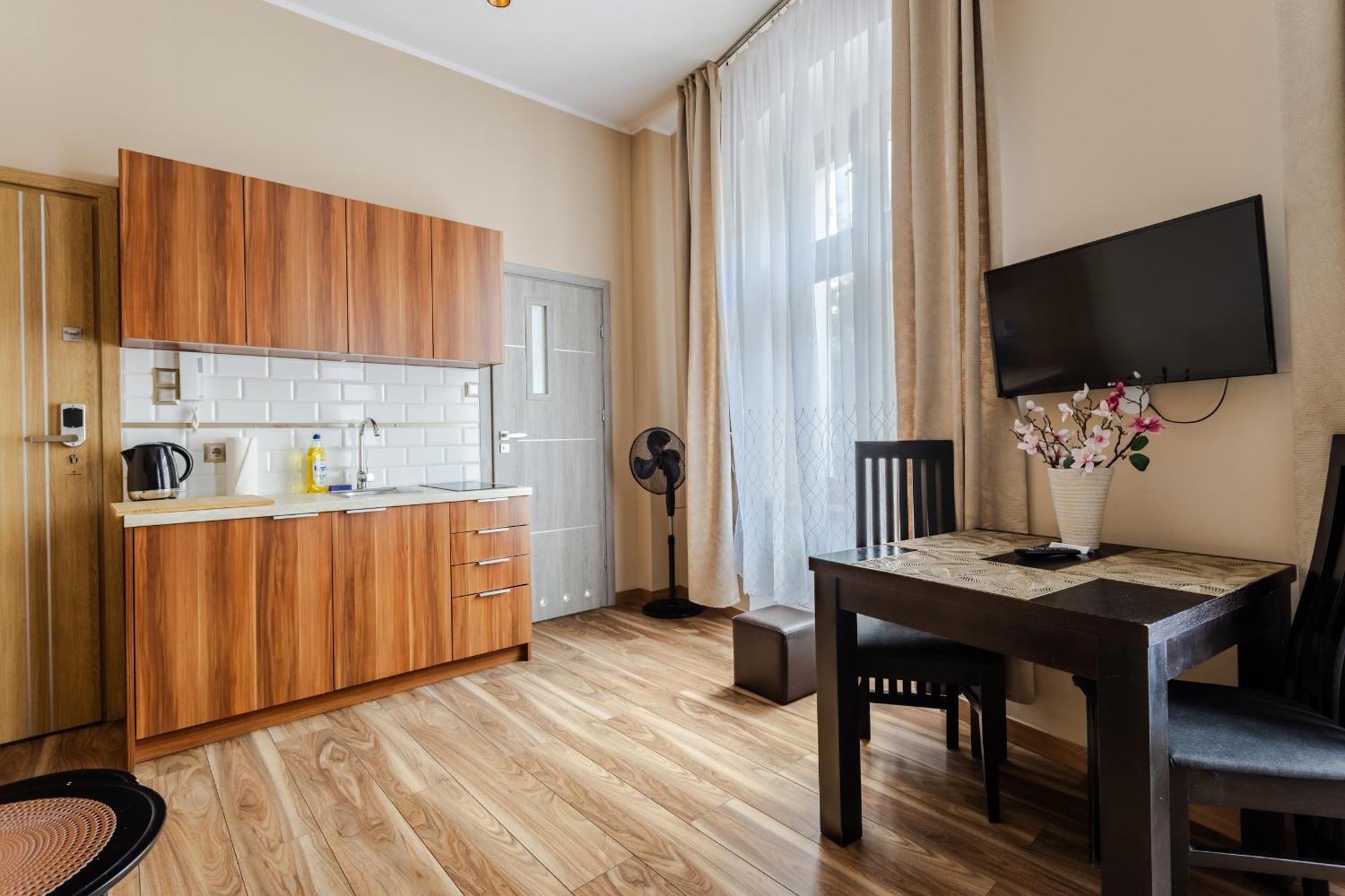 Functional And Comfortable Very Berry Studios In Poznan By Noclegi Renters Esterno foto