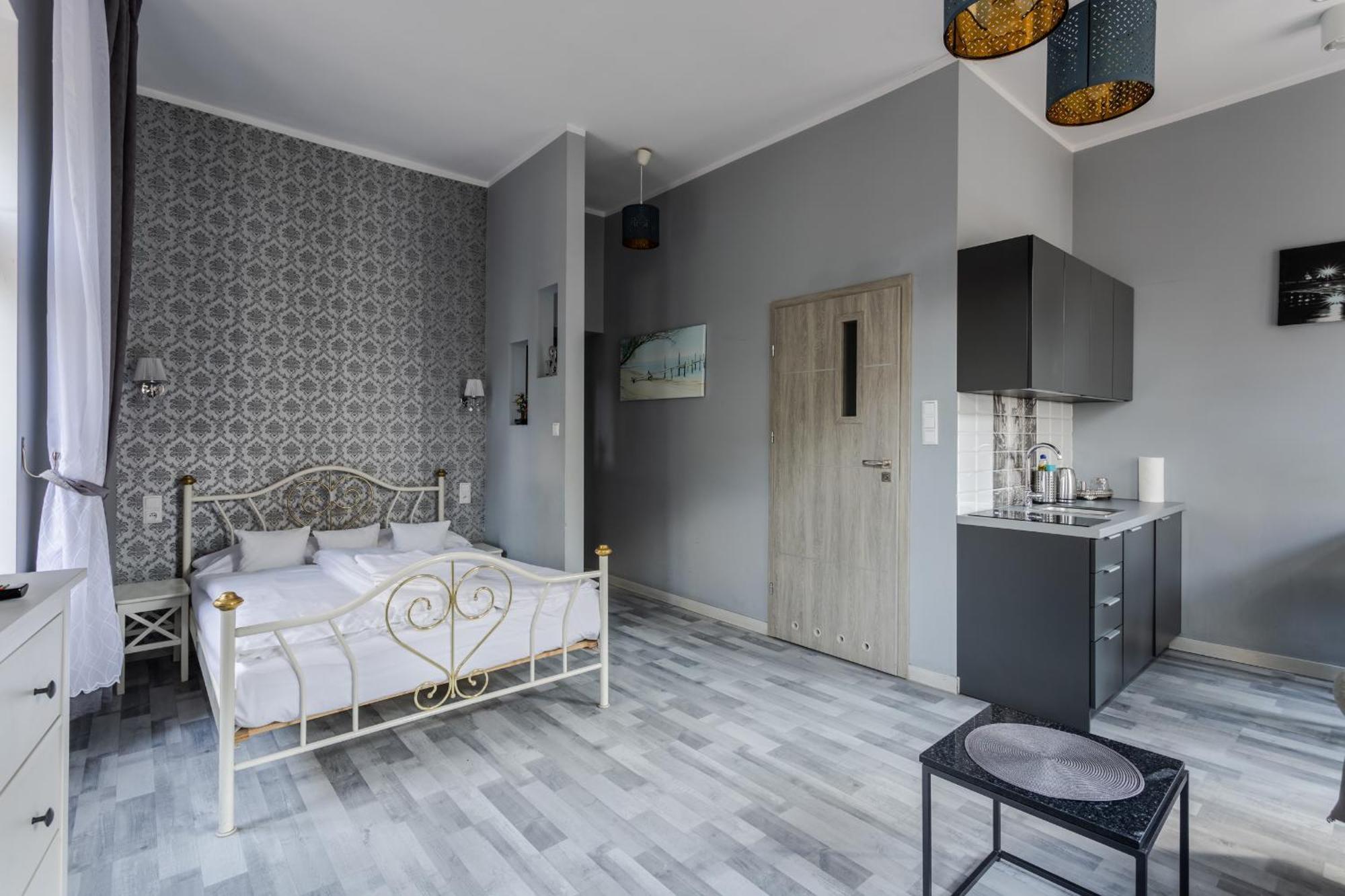 Functional And Comfortable Very Berry Studios In Poznan By Noclegi Renters Esterno foto