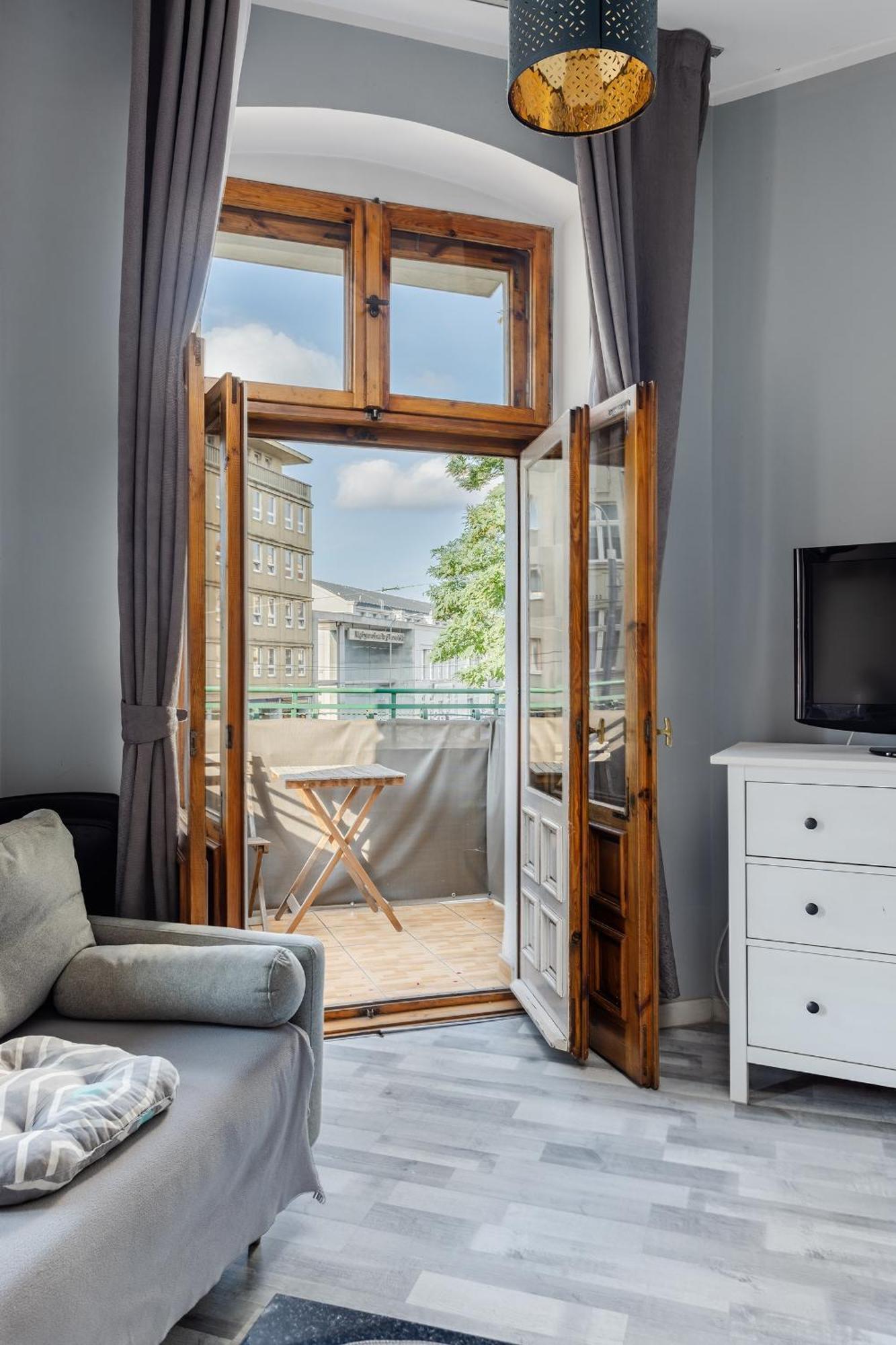 Functional And Comfortable Very Berry Studios In Poznan By Noclegi Renters Esterno foto
