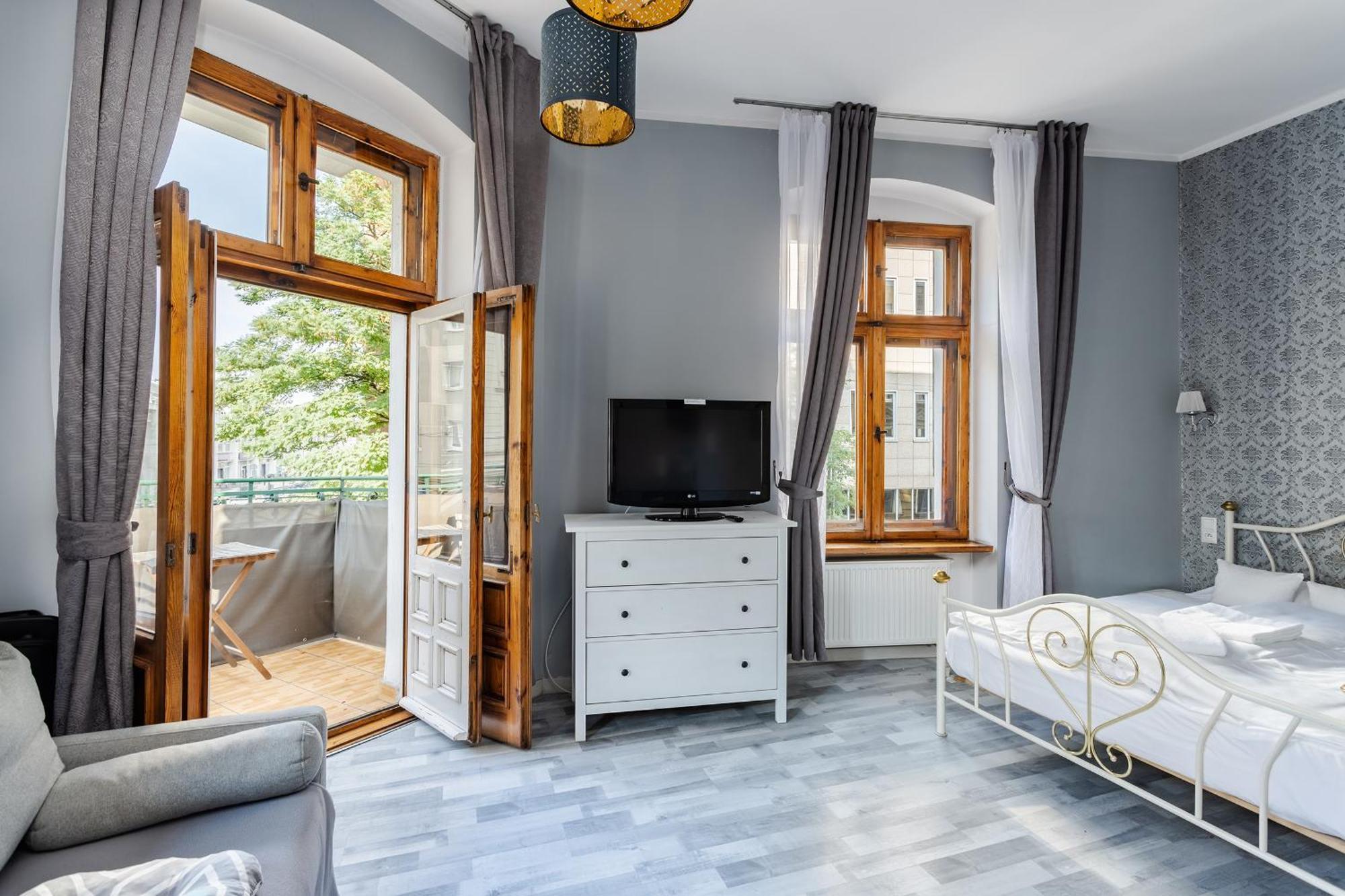 Functional And Comfortable Very Berry Studios In Poznan By Noclegi Renters Esterno foto