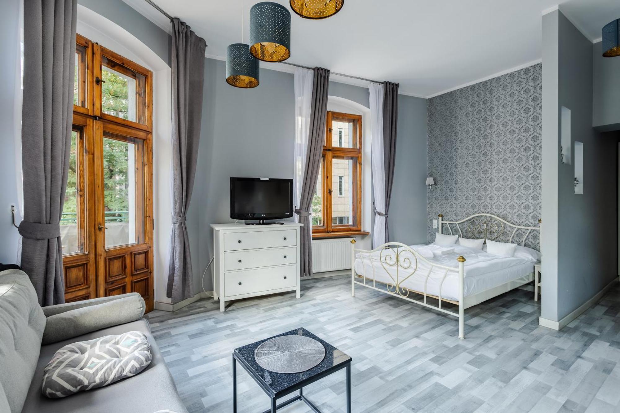 Functional And Comfortable Very Berry Studios In Poznan By Noclegi Renters Esterno foto