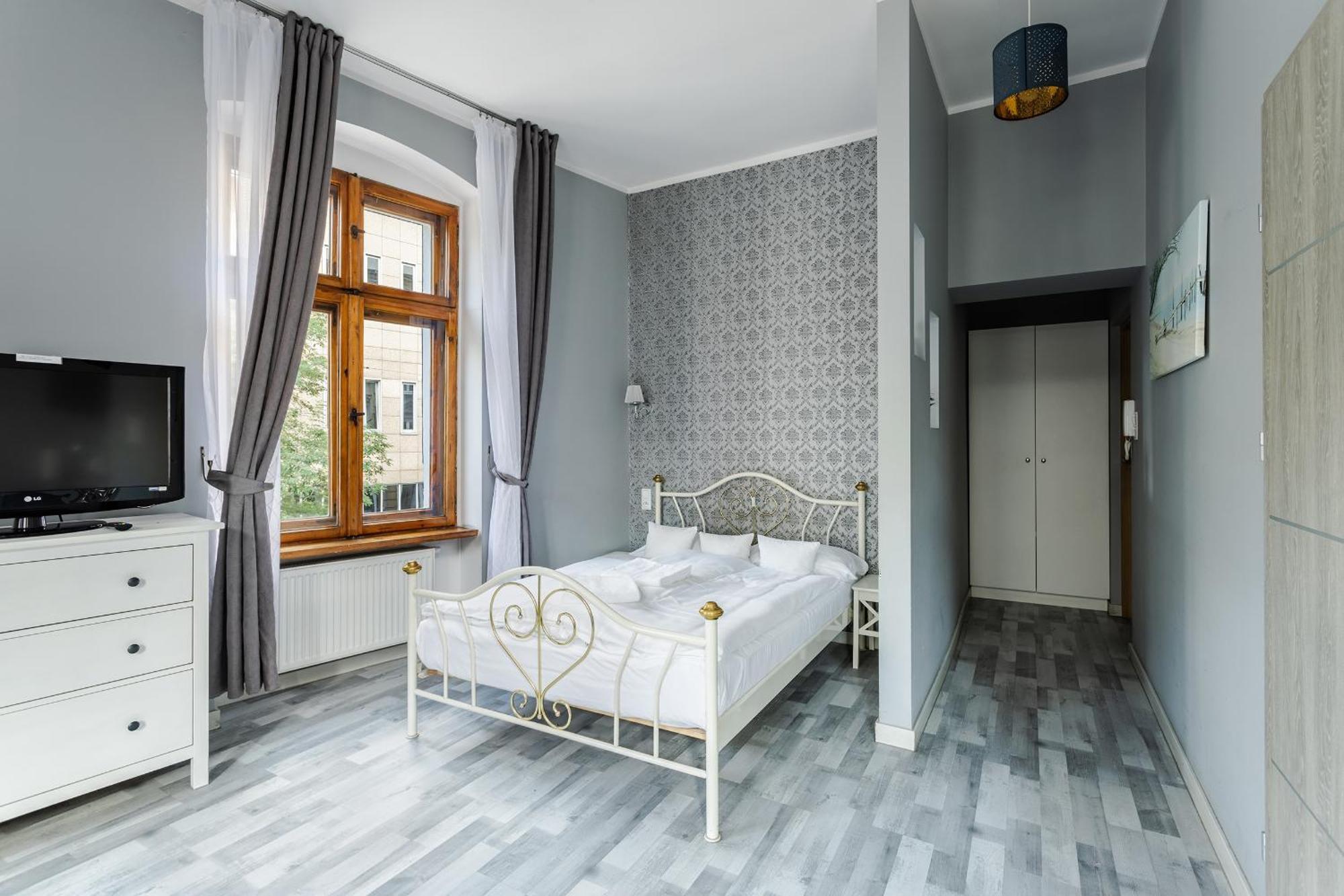 Functional And Comfortable Very Berry Studios In Poznan By Noclegi Renters Esterno foto